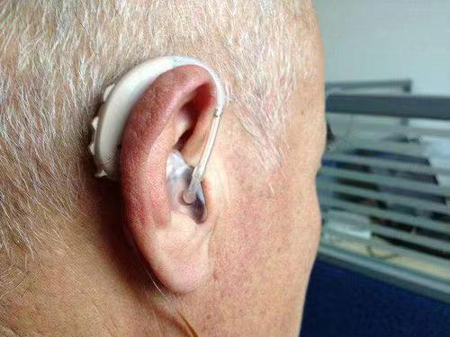哪款助听器适合老年人