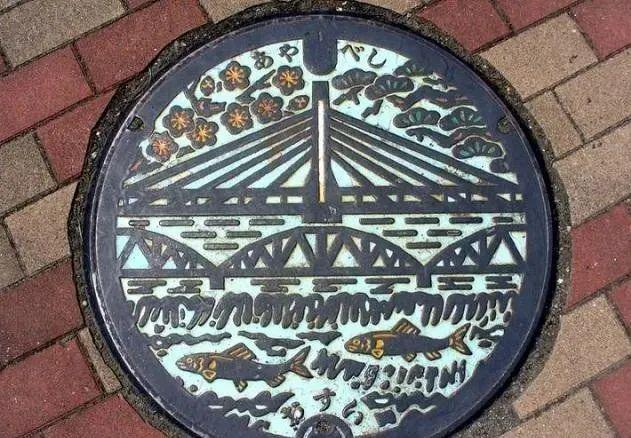 井盖为什么是圆的？（道路井盖为什么是圆的）