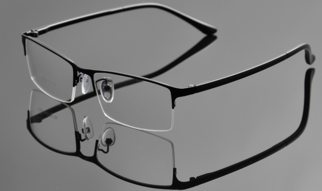 近视镜片什么材质好？近视眼镜片什么材质好？