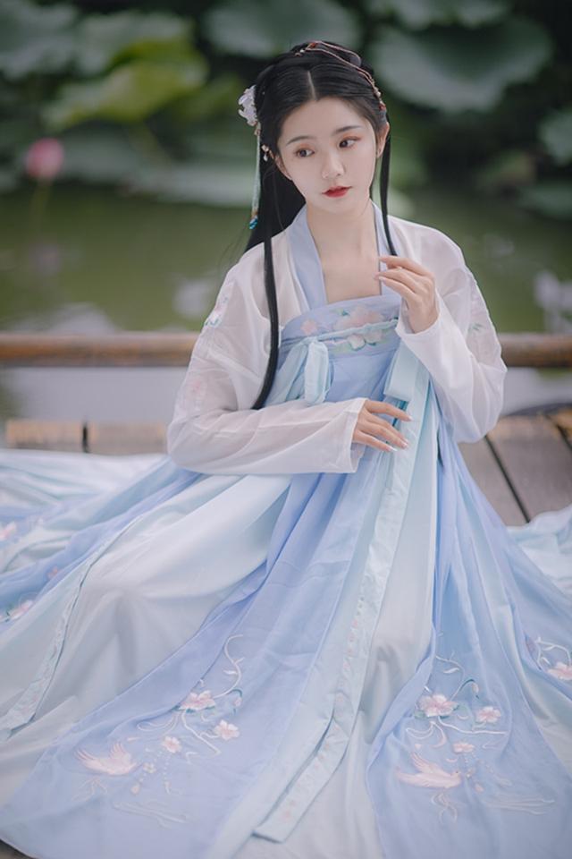 汉服怎么穿系带汉服怎么穿好看女生