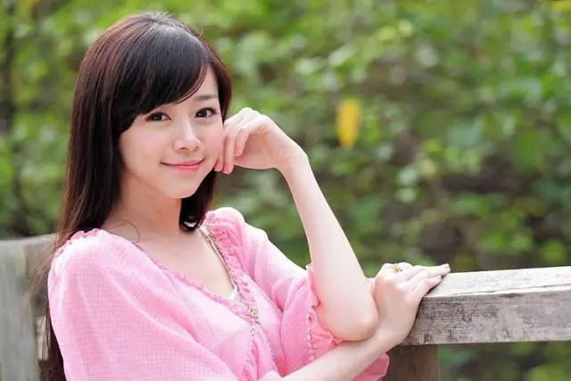 二十五岁意味着什么？二十五以后的女生老的很快吗？