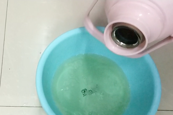 热水瓶内胆水垢怎么去除方法热水瓶内胆水垢怎么去除瓶