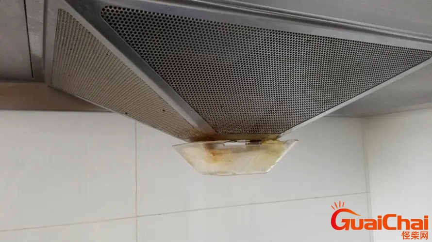 油烟机储油盒怎么拆卸？油烟机下方油盒怎么取？