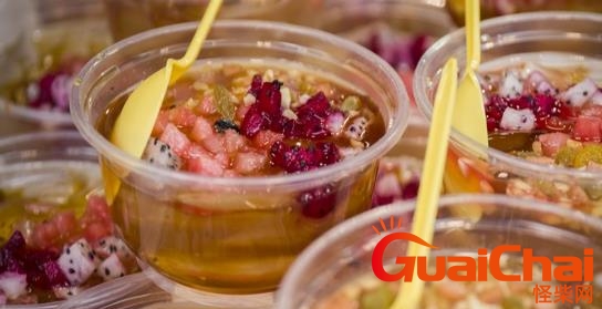 冰粉和白凉粉有什么区别？冰粉是用什么做的？