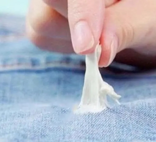 口香糖粘在衣物上如何弄掉风油精 怎么去掉口香糖粘在衣物上如何弄掉