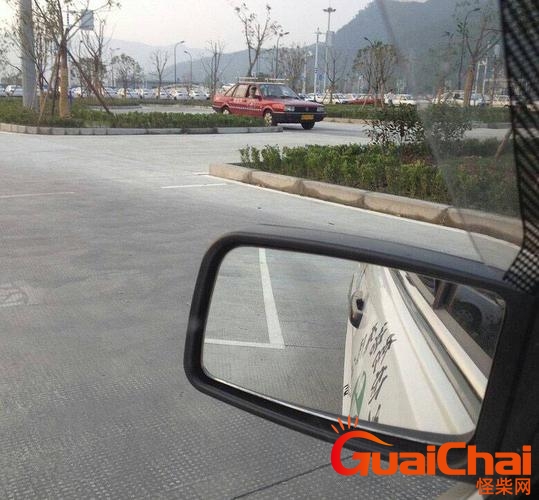 科二倒车入库怎么看点打方向盘自动挡？科二倒车入库怎么看点打方向盘口诀？