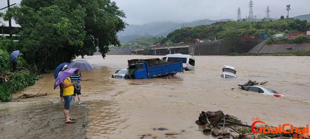 暴雨预警颜色等级有几种？暴雨哪个颜色警报最严重？