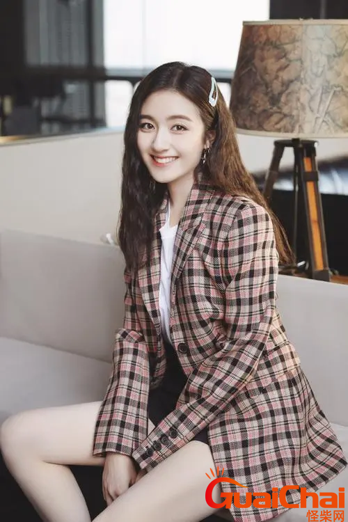 李兰迪的家庭背景被扒?李兰迪父母是做什么的