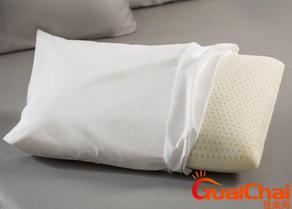 乳胶枕头有味道正常吗 乳胶枕头可以用几年
